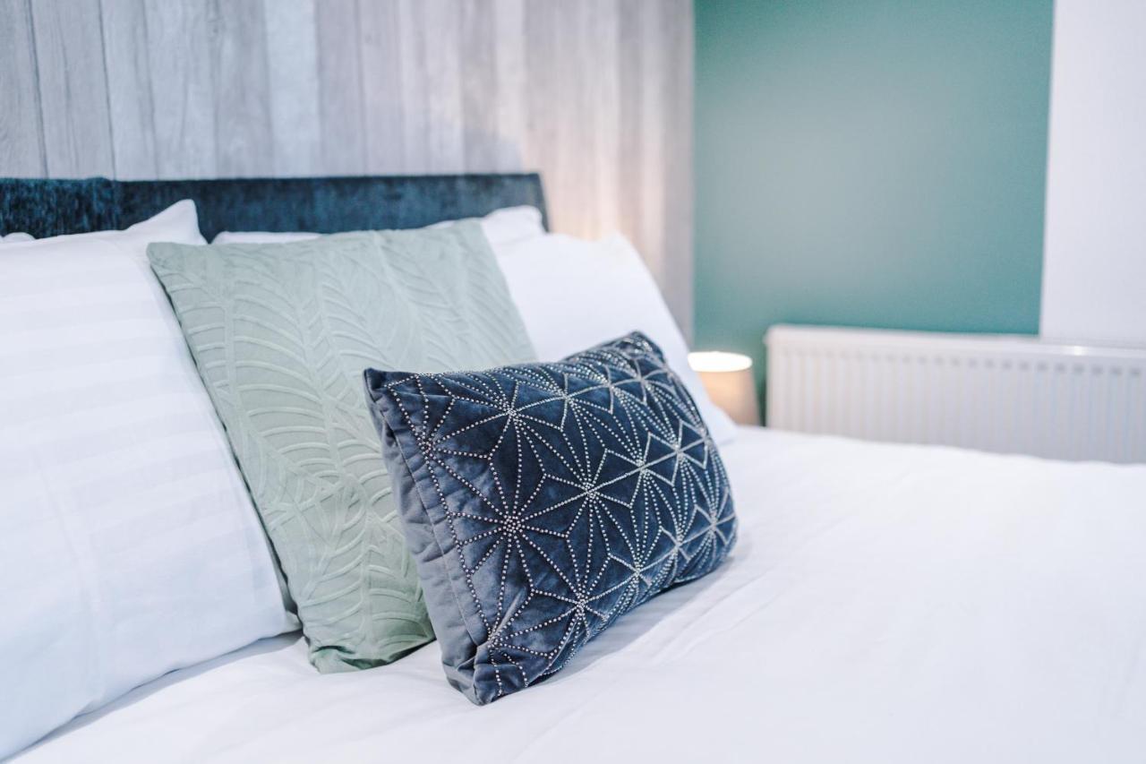 Rest & Recharge At The Station Apartments Manchester Exterior foto