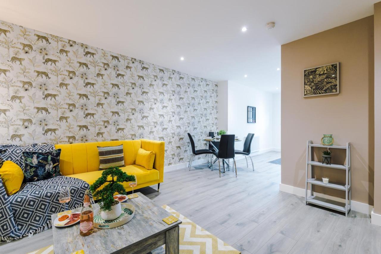 Rest & Recharge At The Station Apartments Manchester Exterior foto